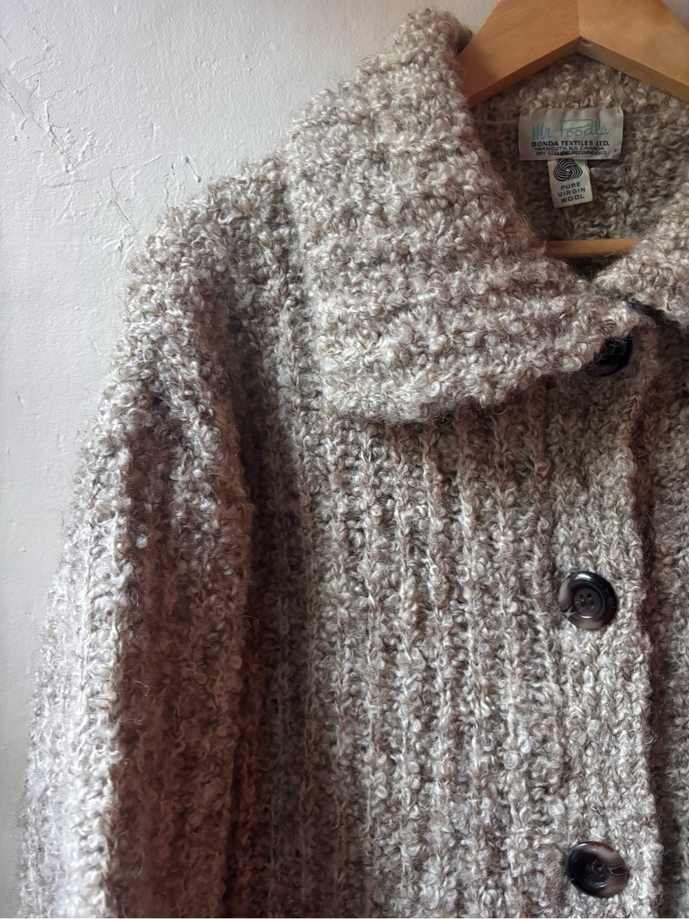 Cozy Vintage Women's Beige 100% Wool Chunky Bouclé Button-Up Cardigan Sweater - Picture 3 of 14